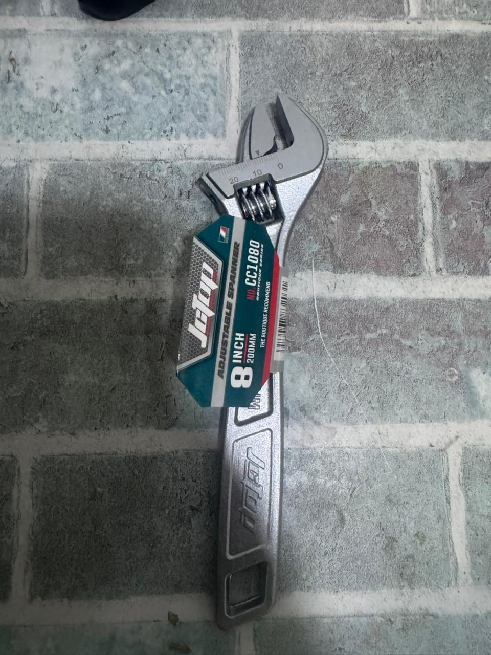 LLave Expansion 8"